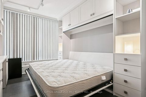 Photo 16 at 406 - 2045 Lakeshore Boulevard W, Mimico, Toronto