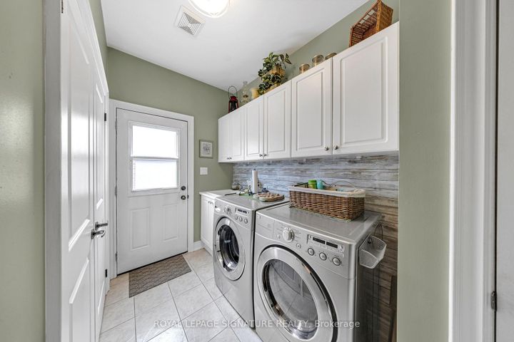 Photo 8 at 473A Oakwood Drive, Rosebank, Pickering