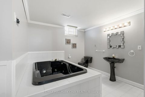 Photo 31 at 9 Grasett Crescent, West Bayfield, Barrie