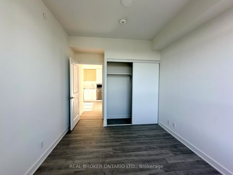 Photo 15 at 1902A - 30 Upper Mall Way, Brownridge, Vaughan