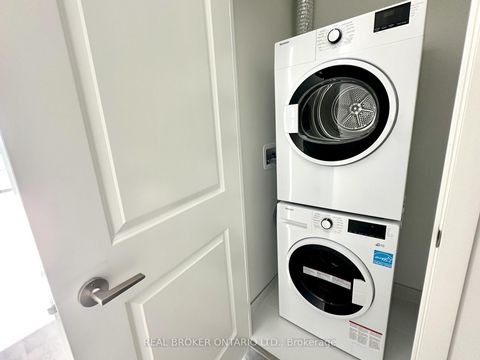 Photo 17 at 1902A - 30 Upper Mall Way, Brownridge, Vaughan