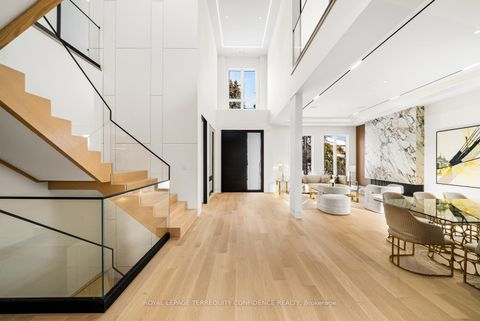 Photo 1 at 281 Kerrybrook Drive, Mill Pond, Richmond Hill