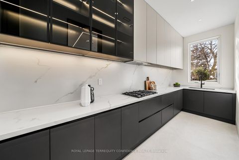 Photo 10 at 281 Kerrybrook Drive, Mill Pond, Richmond Hill