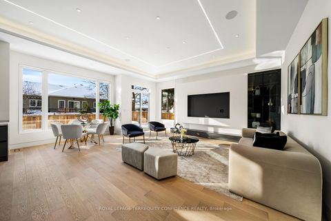 Photo 14 at 281 Kerrybrook Drive, Mill Pond, Richmond Hill