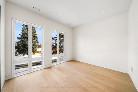 Photo 30 at 281 Kerrybrook Drive, Mill Pond, Richmond Hill