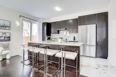 Photo 10 at 2 Hercules Club Drive, Rural Richmond Hill, Richmond Hill