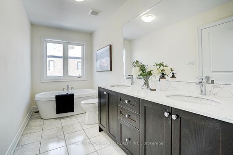 Photo 19 at 2 Hercules Club Drive, Rural Richmond Hill, Richmond Hill