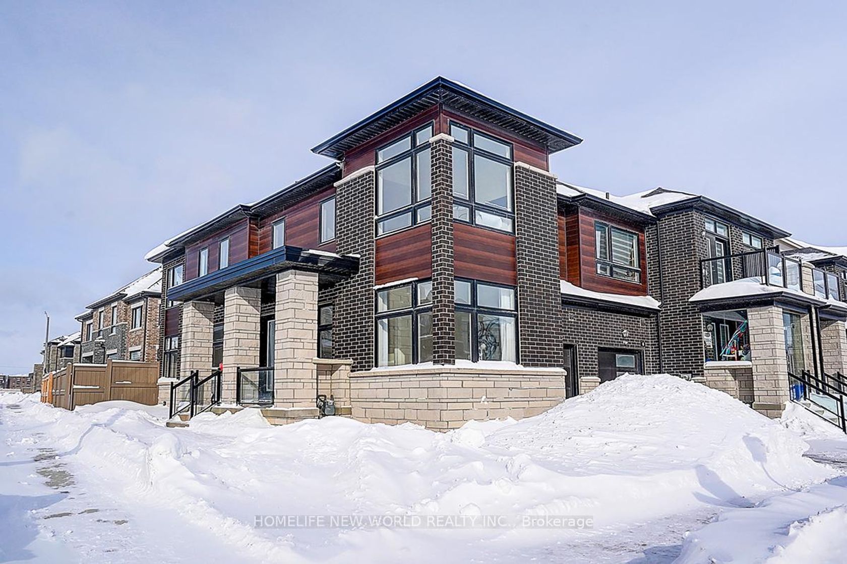 2 Hercules Club Drive, Rural Richmond Hill, Richmond Hill by Loree Meneguzzi Real Estate 2 Hercules Club Drive, Rural Richmond Hill, Richmond Hill