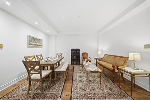 Photo 12 at 8 Bristlewood Crescent, Patterson, Vaughan