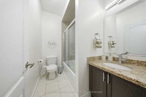 Photo 26 at 8 Bristlewood Crescent, Patterson, Vaughan