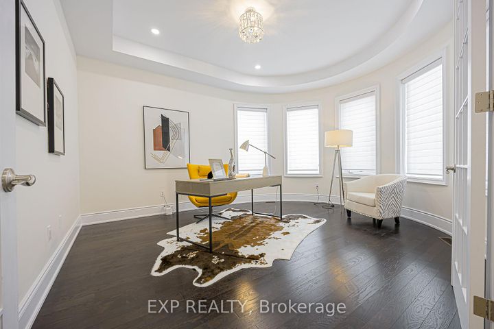 Photo 4 at 95 Chesney Crescent, Kleinburg, Vaughan