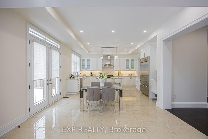 Photo 13 at 95 Chesney Crescent, Kleinburg, Vaughan