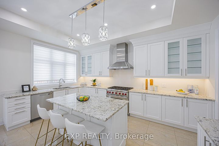 Photo 14 at 95 Chesney Crescent, Kleinburg, Vaughan