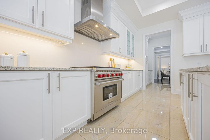 Photo 15 at 95 Chesney Crescent, Kleinburg, Vaughan