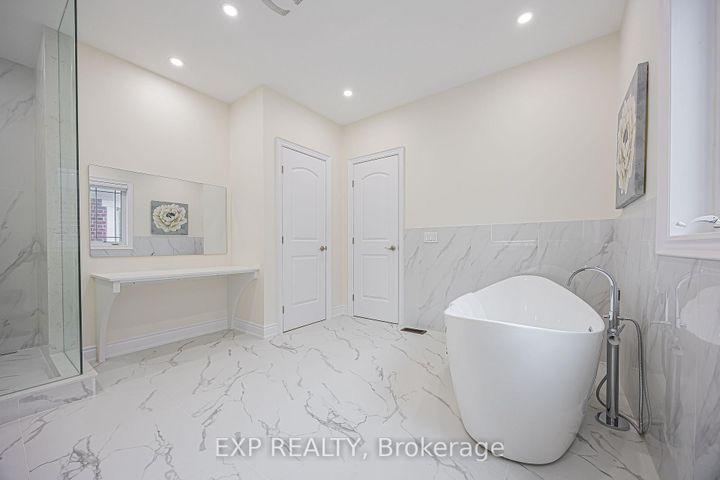 Photo 46 at 95 Chesney Crescent, Kleinburg, Vaughan