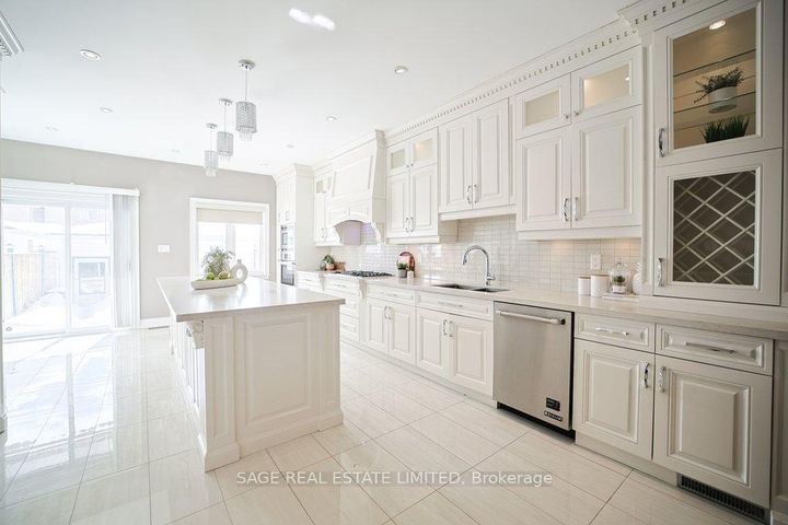 Photo 3 at 19 Estoril Terrace, Pellam Park, Toronto