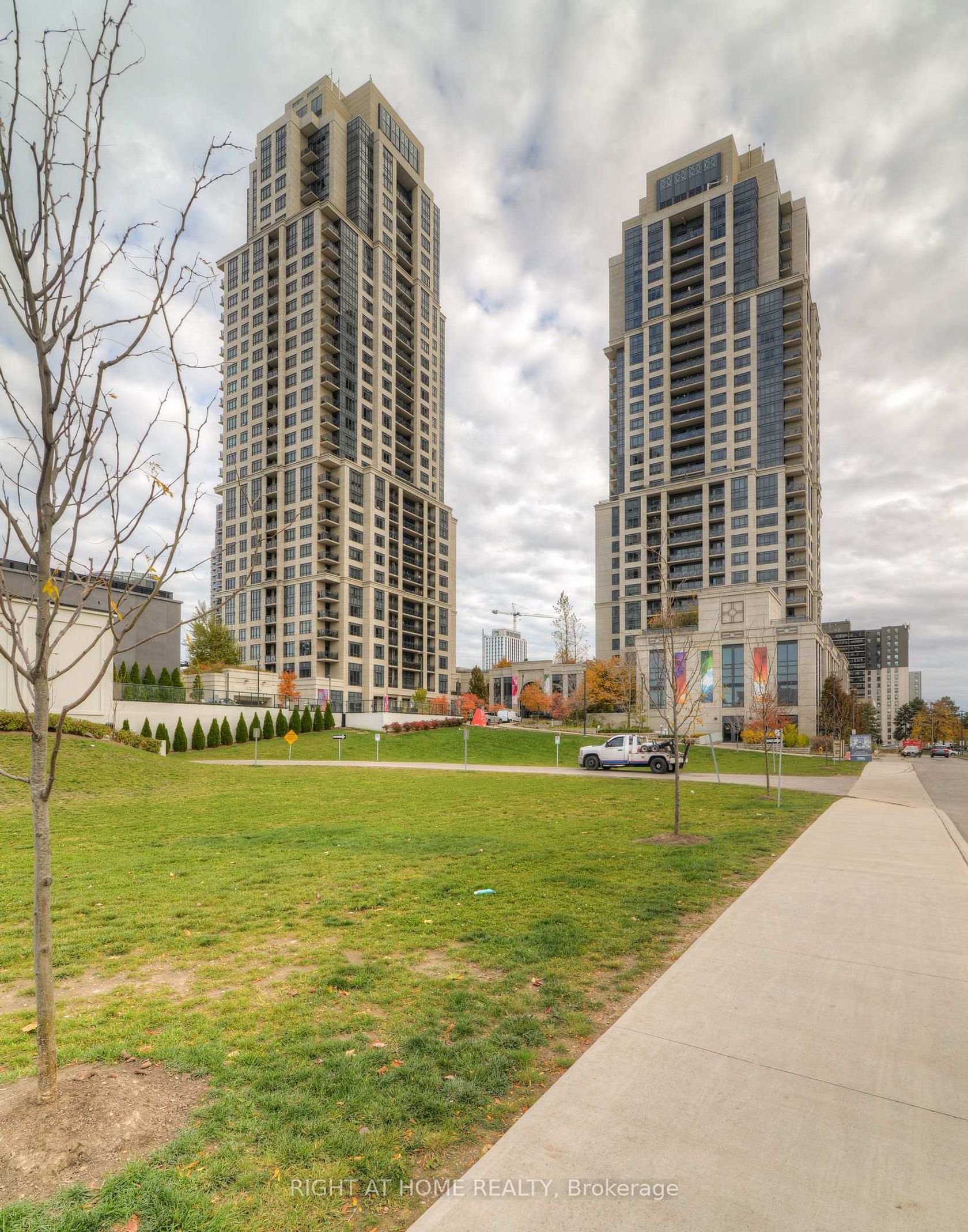 2101 - 6 Eva Road, Etobicoke West Mall, Toronto 
