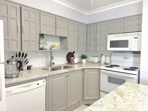 Photo 12 at 203 - 3555 Bathurst Street, Nortown, Toronto