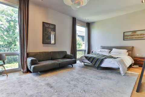 Photo 11 at 18 Mitchell Avenue, Niagara, Toronto