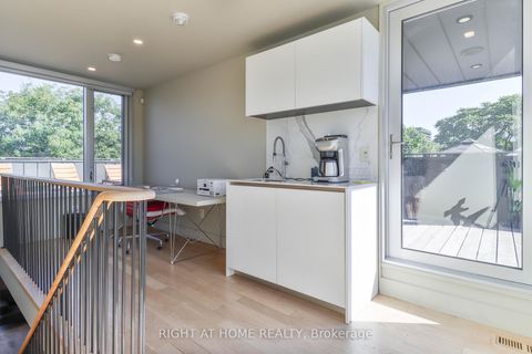 Photo 21 at 18 Mitchell Avenue, Niagara, Toronto