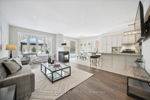 Photo 9 at 38 Carriage House Court, Jefferson, Richmond Hill