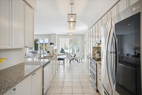 Photo 13 at 38 Carriage House Court, Jefferson, Richmond Hill