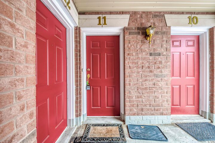 Photo 1 at 11 - 605 Shoreline Drive, Cooksville, Mississauga