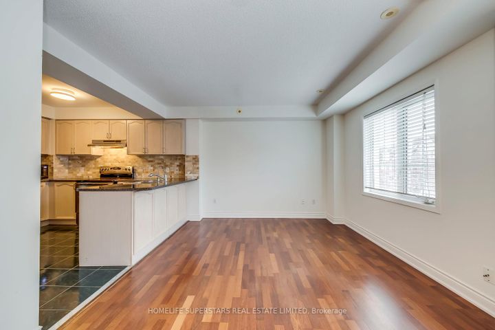 Photo 5 at 11 - 605 Shoreline Drive, Cooksville, Mississauga