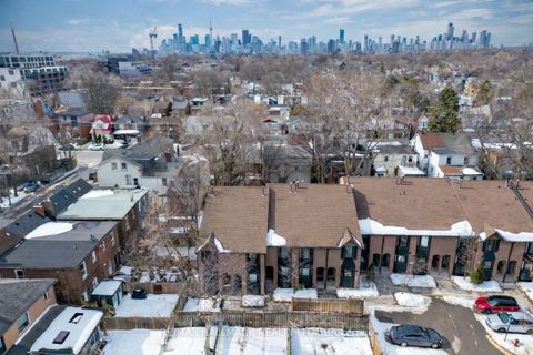 Photo 33 at 17 - 13 Kerr Road, Coxwell, Toronto