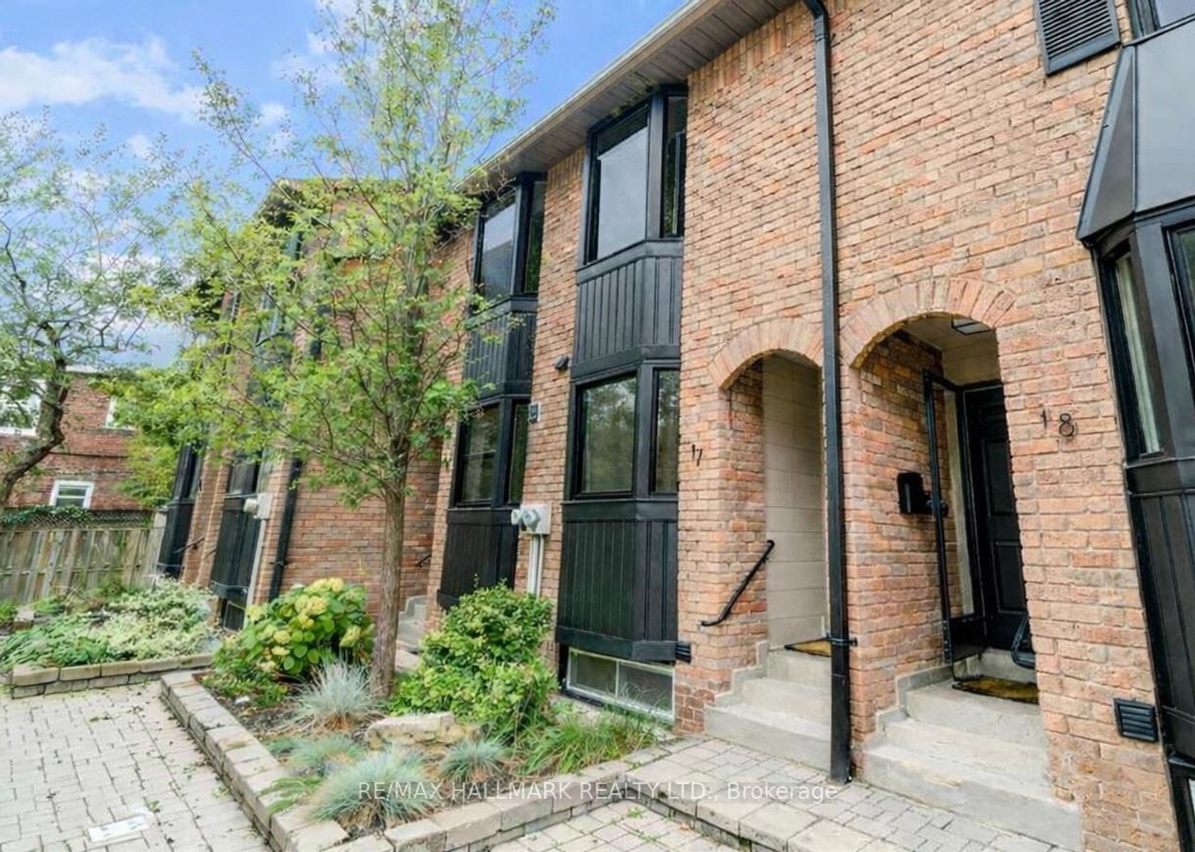 17 - 13 Kerr Road, Coxwell, Toronto 