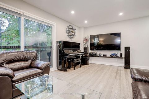 Photo 5 at 23 - 2020 Pharmacy Avenue, L'Amoreaux, Toronto