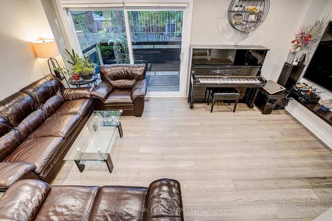 Photo 13 at 23 - 2020 Pharmacy Avenue, L'Amoreaux, Toronto