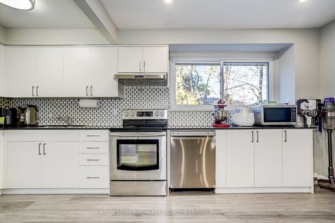 Photo 18 at 23 - 2020 Pharmacy Avenue, L'Amoreaux, Toronto