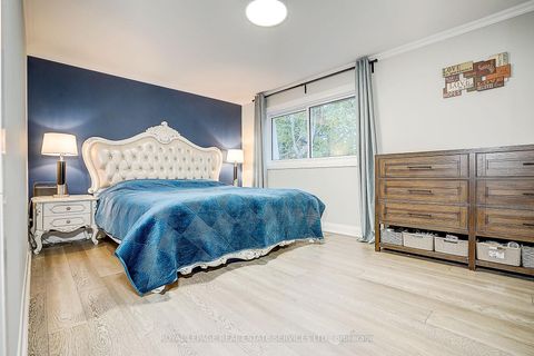 Photo 20 at 23 - 2020 Pharmacy Avenue, L'Amoreaux, Toronto