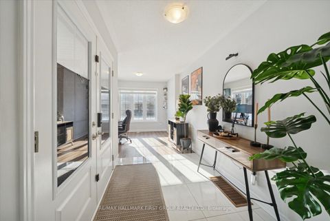 Photo 2 at 40 Porcelain Way, Rolling Acres, Whitby