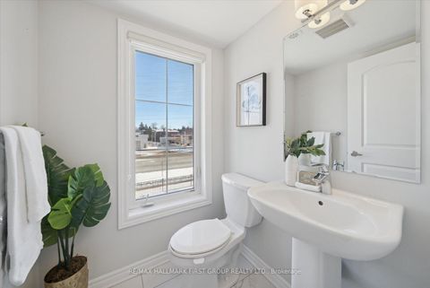 Photo 12 at 40 Porcelain Way, Rolling Acres, Whitby