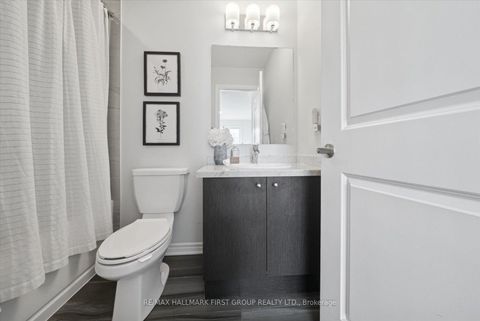 Photo 16 at 40 Porcelain Way, Rolling Acres, Whitby