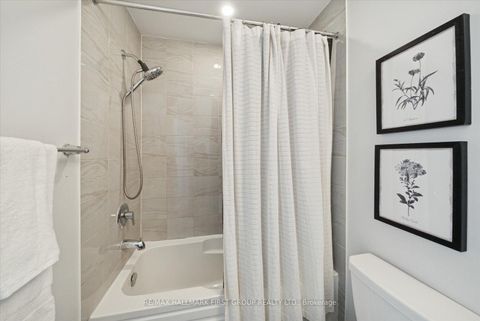 Photo 17 at 40 Porcelain Way, Rolling Acres, Whitby