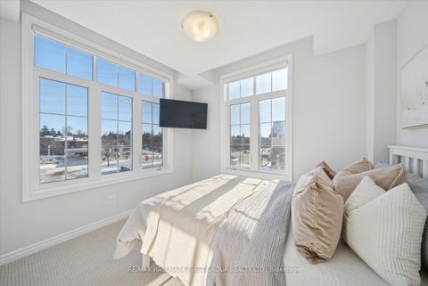 Photo 18 at 40 Porcelain Way, Rolling Acres, Whitby