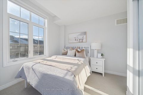 Photo 19 at 40 Porcelain Way, Rolling Acres, Whitby