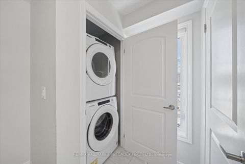 Photo 22 at 40 Porcelain Way, Rolling Acres, Whitby