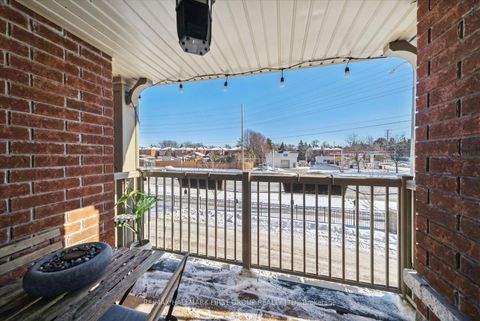 Photo 23 at 40 Porcelain Way, Rolling Acres, Whitby