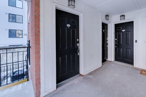 Photo 2 at 802 - 12 Laidlaw Street, South Parkdale, Toronto