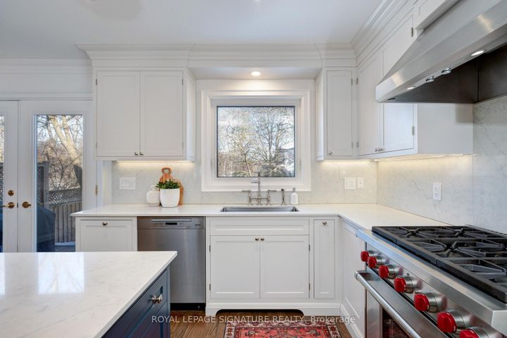 Photo 17 at 165 Welland Avenue, Moore Park, Toronto