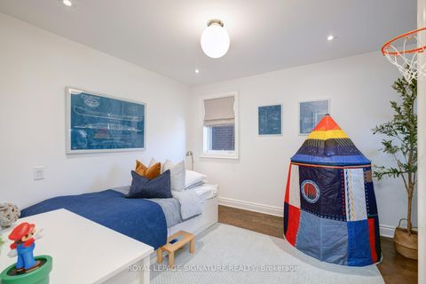 Photo 30 at 165 Welland Avenue, Moore Park, Toronto