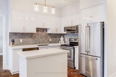 Photo 7 at PH05 - 85 North Park Rd Road, Beverley Glen, Vaughan