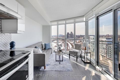 Photo 4 at 3012 - 21 Iceboat Terrace, Waterfront Communities C1, Toronto