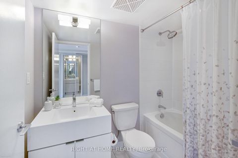 Photo 11 at 3012 - 21 Iceboat Terrace, Waterfront Communities C1, Toronto