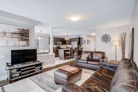 Photo 8 at 63 Bathgate Crescent, Courtice, Clarington