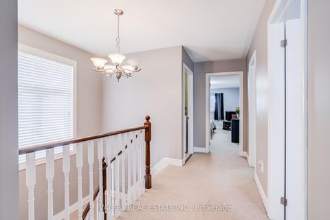 Photo 12 at 63 Bathgate Crescent, Courtice, Clarington